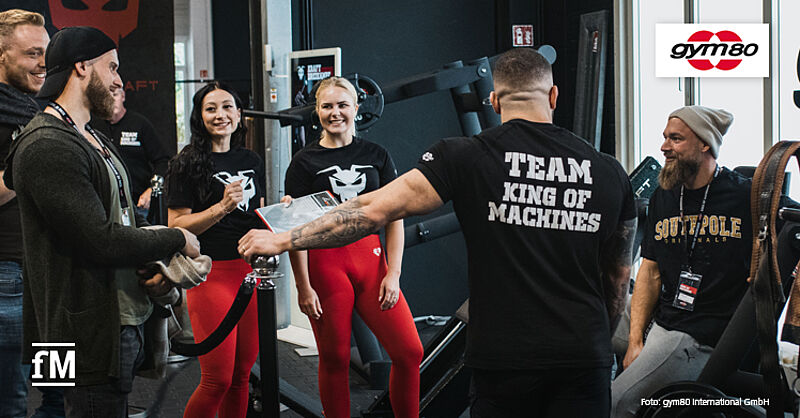 Die #KingOfMachines von gym80 ziehen positives Fazit zum 'Kraftfreitag' in Gelsenkirchen.