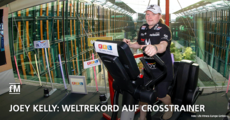 Joey Kelly stellt beim RTL Spendenmarathon einen Weltrekord auf dem Crosstrainer auf.