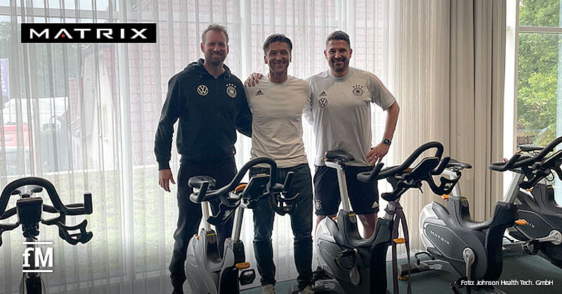 Matrix Key-Account Manager Performance & Sport Volker Lichte mit den Fitnesstrainern der DFB U 21-Männer Tobias Dippert und Christian Schwend.