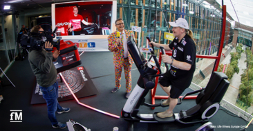 24 Stunden non-stop auf dem Crosstrainer zum Weltrekord: Joey Kelly beim RTL Spendenmarathon in Köln.