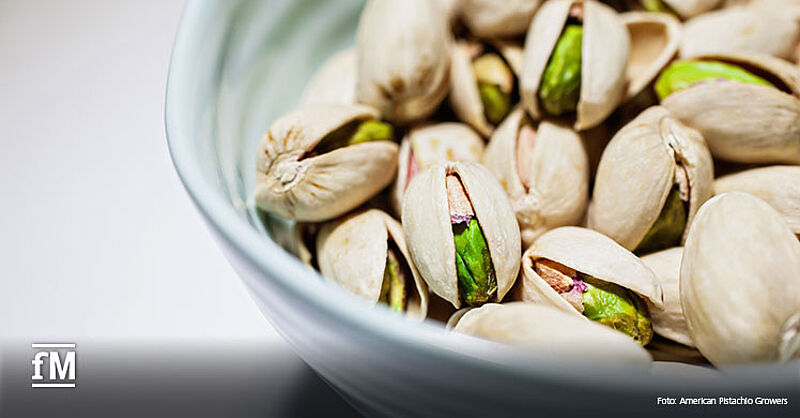 Pistachios are a healthy snack alternative for athletes.