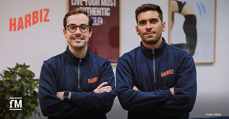 Die Gründer von Harbiz, Mario Morante (links) und Javier Ortega, freuen sich über eine Finanzierungsrunde in Höhe von fünf Millionen Euro.