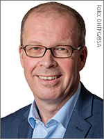 Dr. med. Jürgen Rissland spricht auf dem Aufstiegskongress 2022 über die Behandlung von Long-COVID