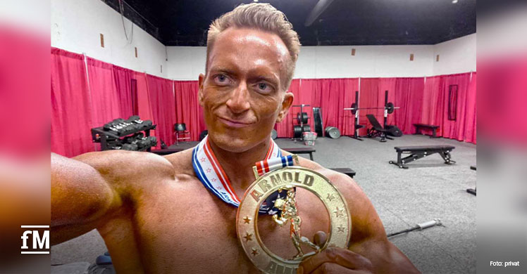 Maik Poersch mit seiner Medaille für den 'Masters 35+ Heavyweight'