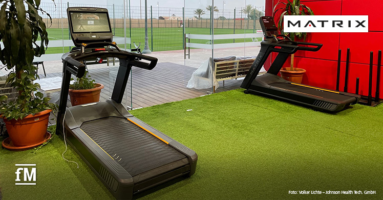 Matrix-Lammellenlaufbänder im DFB-Fitnessbereich im Trainingszentrum des 'Zulal Wellness Resort' im Norden von Katar.