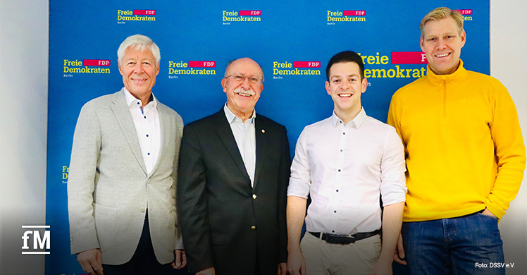 Von links: Prof. Dr. Wessinghage, 1. Vorsitzender des DSSV e. V., mit den FDP-Politikern Detlef Parr, Philipp Hartewig und Christian Bartelt beim Bundesfachausschuss Sport der FDP