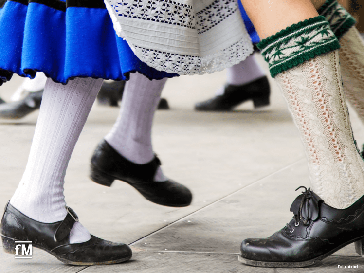 Tanzen auf bayerisch: Lerne in München Schuhplattln und Polka tanzen – bayerische Tradition zu Wiesn-Hits.