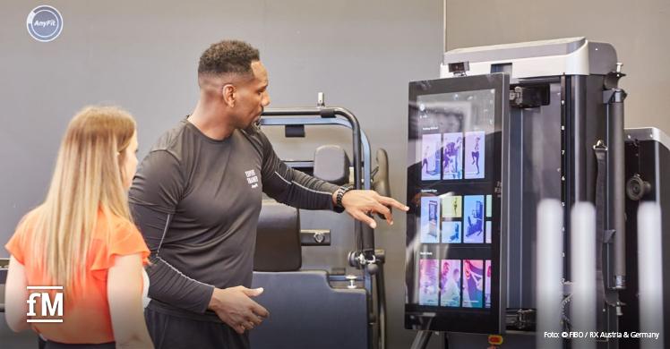 Trainer und Studiobetreiber können auf der FIBO neue Geräte und Fitnessangebote kennenlernen.