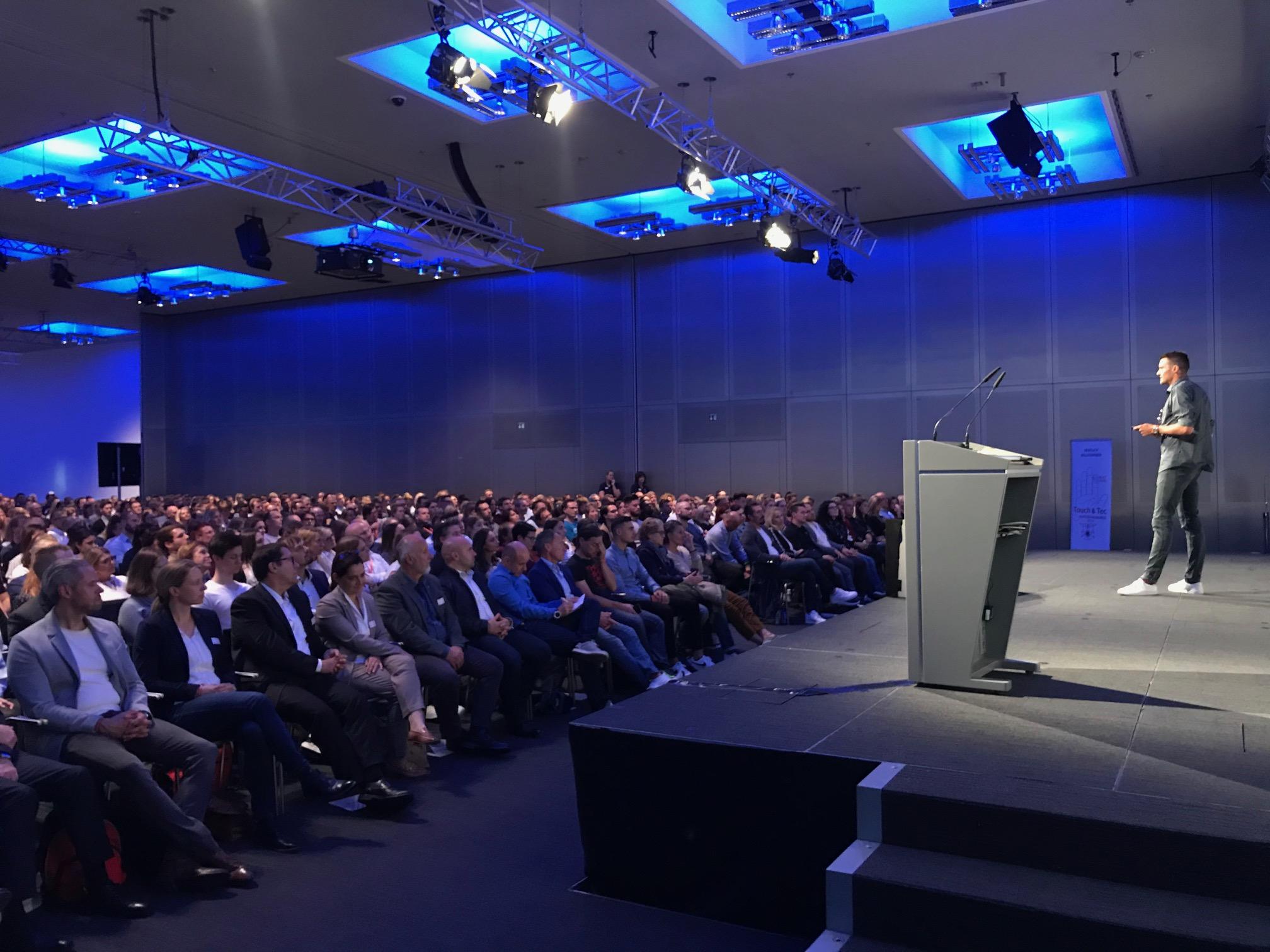 Alle Augen auf 'Frodo': Ironman-Weltmeister Jan Frodeno im Mittelpunkt des Interesses beim Aufstiegskongress 2019