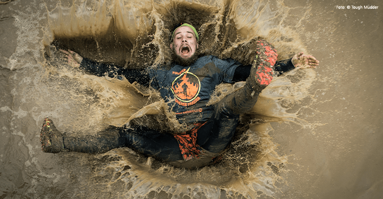 Die Saison des Extrem-Hindernislaufens hat wieder begonnen – Matsch und Teamgeist stehen beim Tough Mudder im Mittelpunkt.