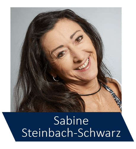 Sabine Steinbach-Schwarz ist Diplom-Sportwissenschaftlerin, Fachtrainerin für Fitness, Gesundheit und Prävention und leitet ihr eigenes Fitnessstudio mit dem Schwerpunkt funktionales Training.