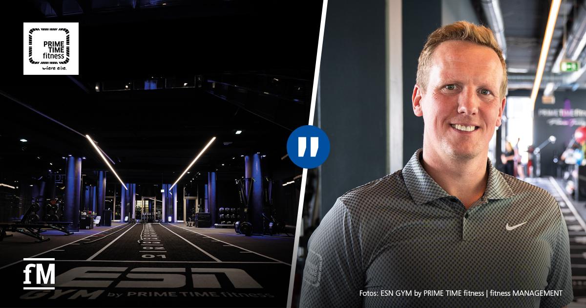 Zweiteiliges Bild: Links der moderne Functional-Bereich im ESN GYM by PRIME TIME fitness mit Sprintbahn, rechts Studiobetreiber Nils Kuprat im Interviewsetting im Gym.