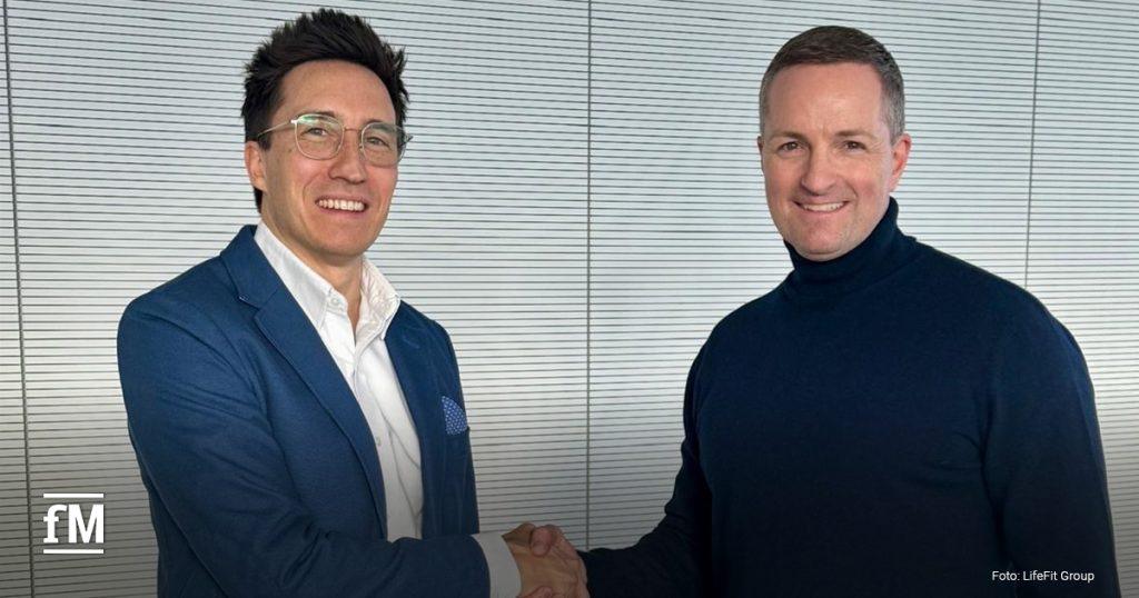 Notartermin zur Übernahme: LifeFit Group CCO Christophe Collinet (links) und der Gründer und bisherige Eigentümer von Sports & Health München, Jörg Aneser