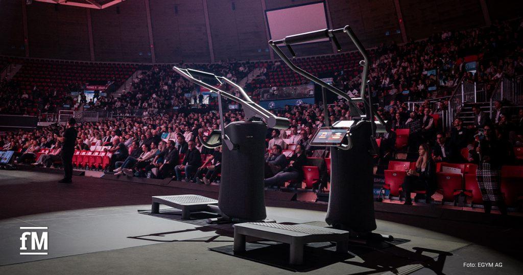 Innovation zum Anfassen: Der Smart Strength Squat begeistert mit modernster Technologie – live getestet von den Kongress-Teilnehmern