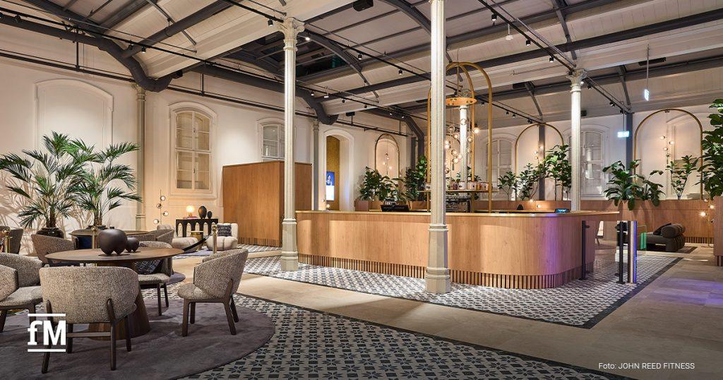 Der stylische Eingangsbereich im neuen JOHN REED Club Wien