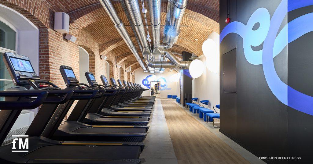 Der JOHN REED Club am Schwedenplatz in Wien bietet einen großen Cardio-Bereich