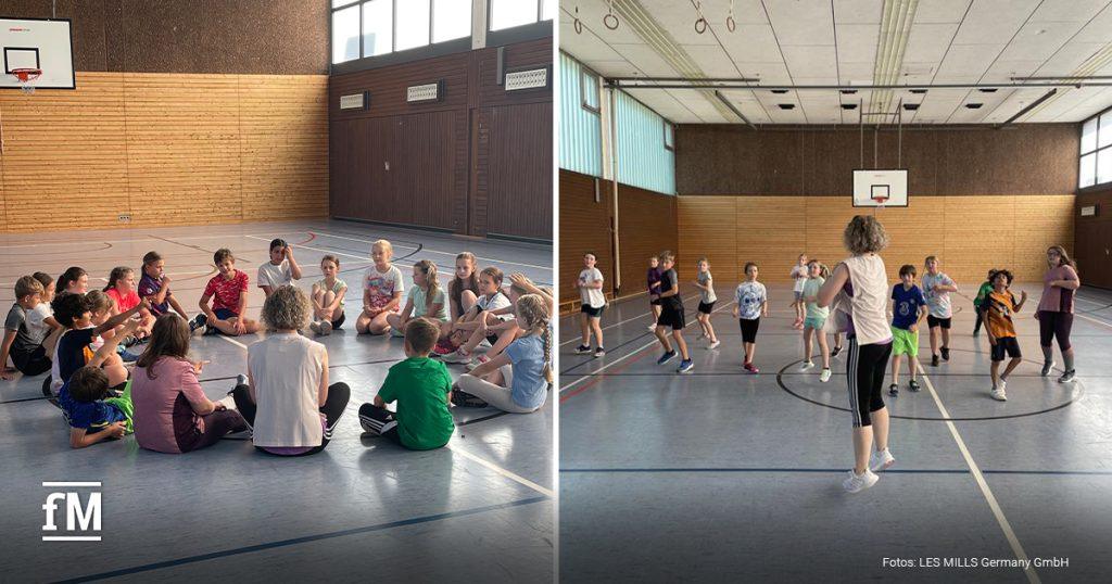 Zweigeteiltes Bild: Links: Kinder sitzen mit einer Lehrerin im Kreis in der Turnhalle und unterhalten sich. Rechts: Kinder folgen der Lehrerin beim Aufwärmen, sie laufen und bewegen sich in der Halle.