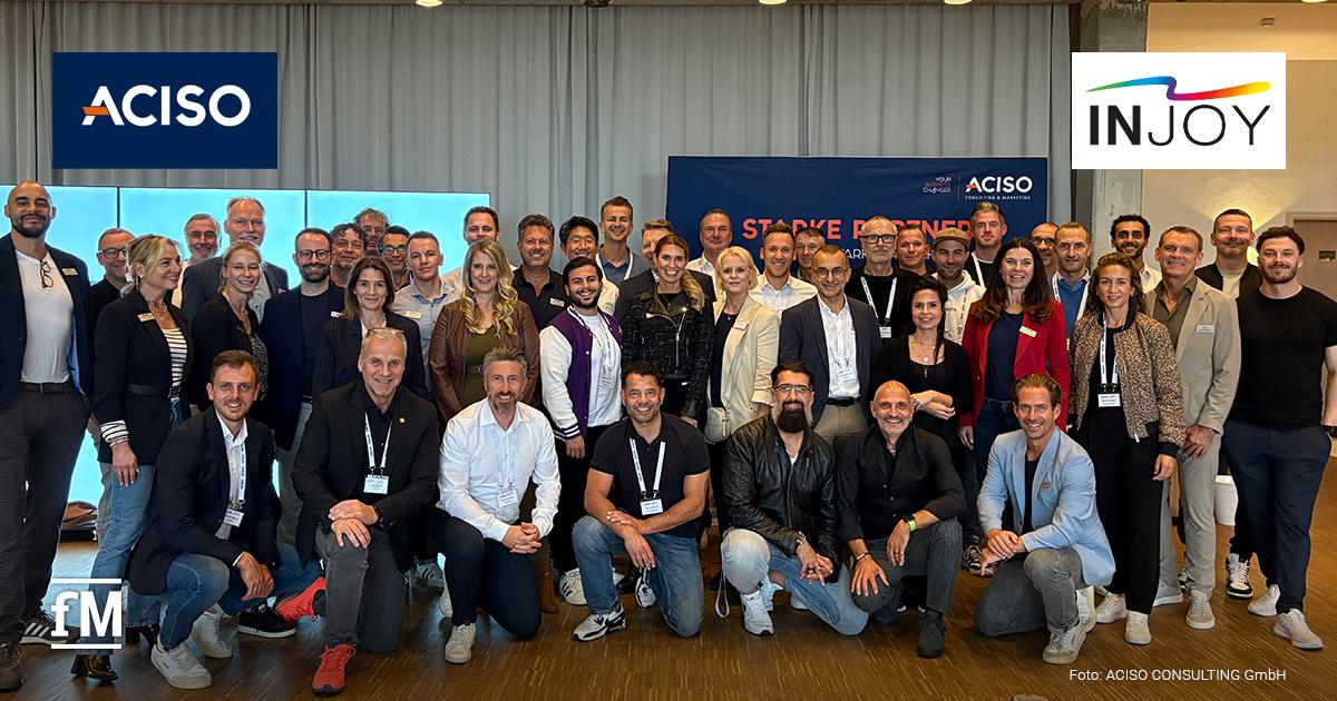 Gruppenfoto von rund 40 Teilnehmenden bei der ACISO & INJOY Tagung in Pfaffenhofen.