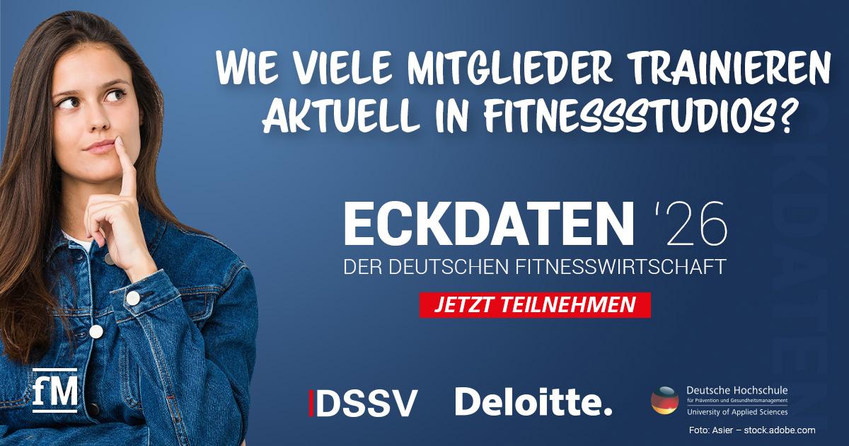Eine Frau denkt nach, daneben steht der Schriftzug „Wie viele Mitglieder trainieren aktuell in Fitnessstudios? Eckdaten 2026. Jetzt teilnehmen.“