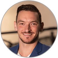 Porträtfoto von Florian Ewert, General Manager David Lloyd Meridian in Barmbek.