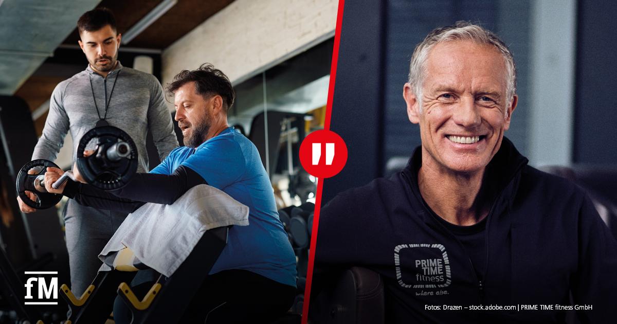 Erfolgsfaktor Personal rainer unterstützt einen Trainierenden beim Hanteltraining; rechts Porträt von Henrik Gockel