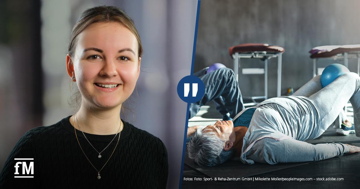 Medical Fitness neu gedacht Links ein Porträt von Annie Unkrig vor unscharfem Hintergrund. Rechts eine Trainingsszene mit zwei älteren Personen auf Matten und einer Trainerin im Hintergrund. In der Mitte trennt eine blaue grafische Linie beide Bildhälften mit einem weißen Anführungszeichen-Symbol.