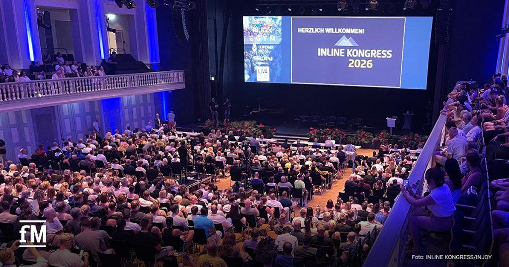 Großer Kongresssaal mit Publikum und Leinwand zum INLINE KONGRESS 2026.