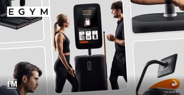 Collage: Zentral stehen eine Frau und ein Mann vor einem EGYM-Display mit dem Text „Unlock your personalized training plan“. Auf dem Display sind mehrere Trainingsoptionen und ein Smartphone dargestellt. Links unten trainiert eine Person an einem Kraftgerät. Rechts sind Teile eines EGYM-Geräts mit Bildschirm sichtbar. Dazu die Bildquelle: EGYM SE.