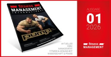 Schräg dargestelltes Magazin fitness MANAGEMENT international mit Titelmotiv pump by milon; rechts rotes Feld mit der Aufschrift „Ausgabe 01/2026“. Themenhinweis: DSSV, Management, Fitness & Gesundheit sowie Wissenschaft & Praxis.