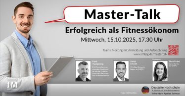 Mann mit Tablet neben ihm Ankündigungsgrafik für Master-Talk 'Erfolgreich als Fitnessökonom' am 15.10.2025 mit Referenten und Moderatorin.