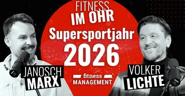 Grafik zu dem Podcast Fitness im Ohr mit Janosch Marx und Volker Lichte zum Thema „Supersportjahr 2026“