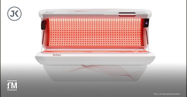 wellsystem RedWave: weißes Gerät vor weißem Hintergrund mit tausenden von Hochleistungs-LEDs zur Anwendung von Rotlicht und Nahinfrarot